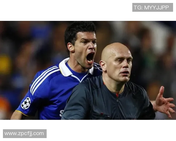 替补席上的足球英雄如何突破困境展现个人价值