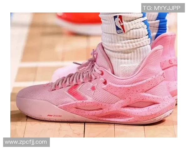 粉色球星同款足球鞋推荐 足球场上的时尚与性能兼备选择